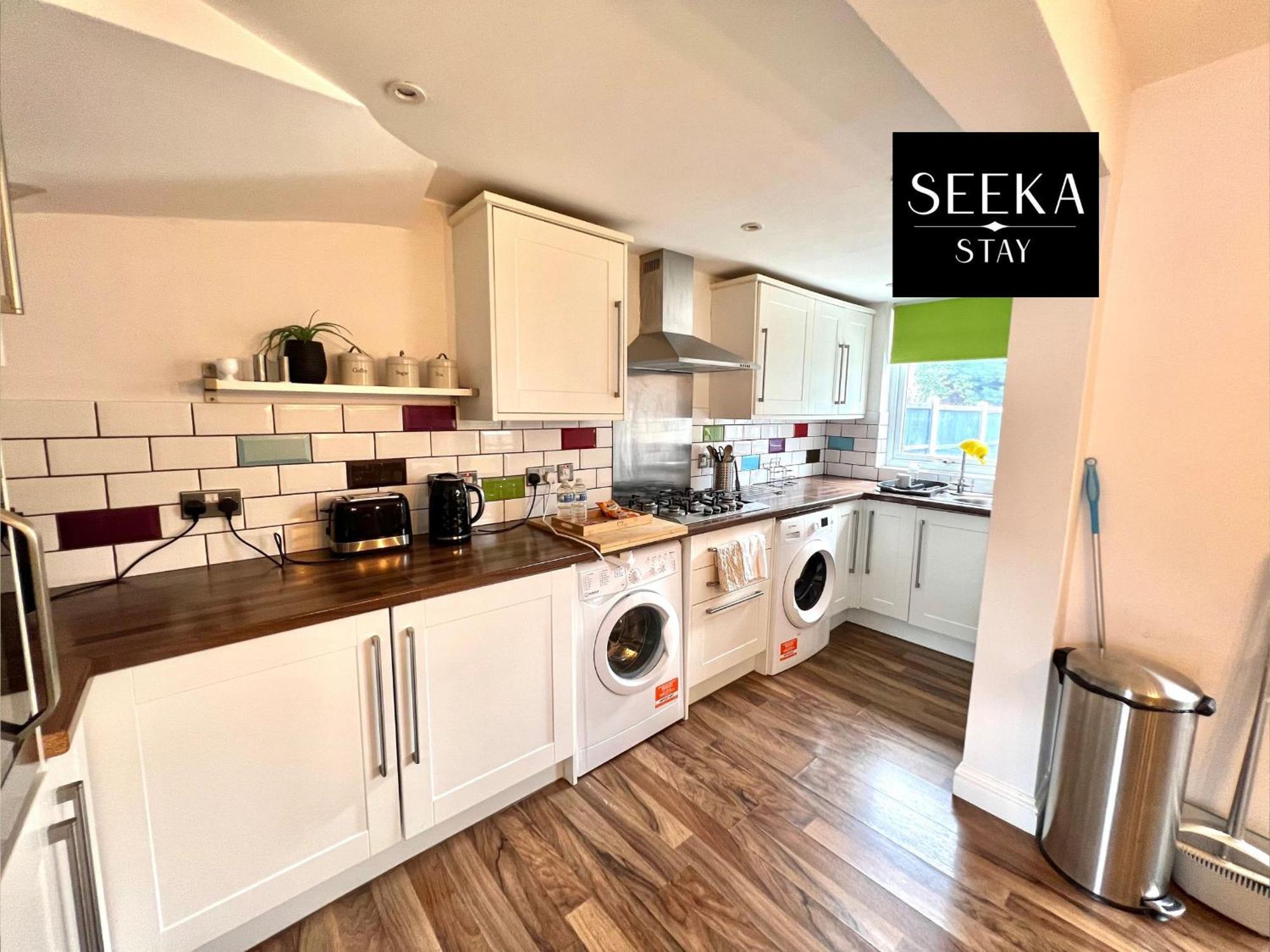 Cosy 2-Bedroom House, Walking Distance Cbs, Ideal For Contractors-Business Stays Coventry Exterior photo