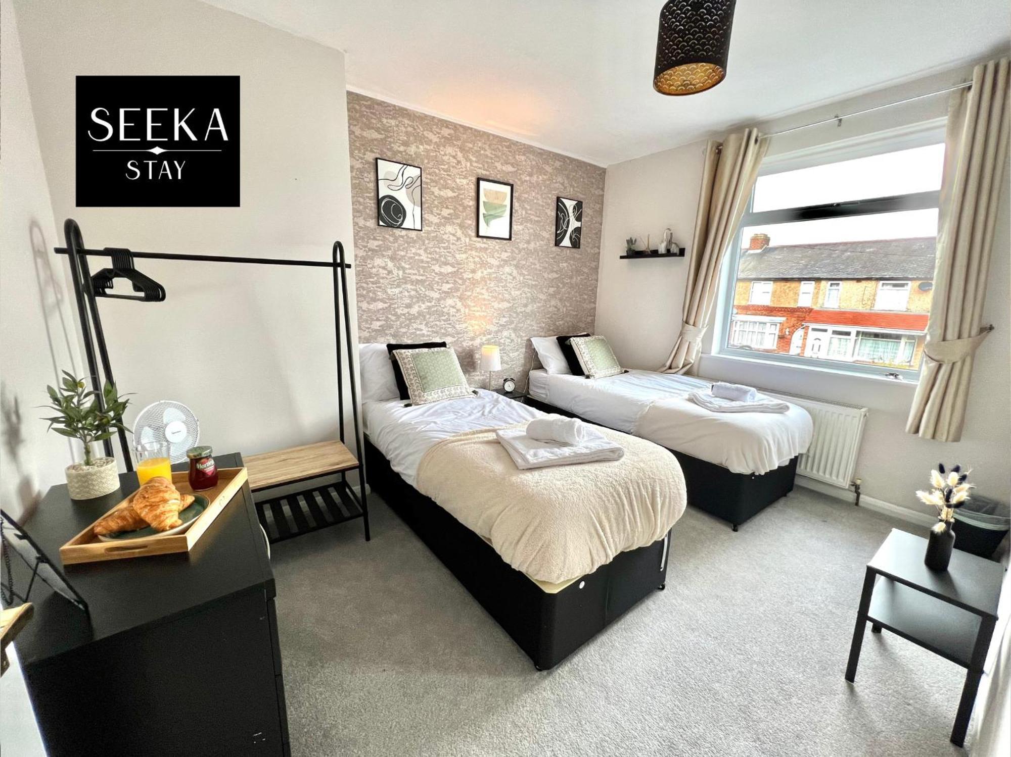 Cosy 2-Bedroom House, Walking Distance Cbs, Ideal For Contractors-Business Stays Coventry Exterior photo