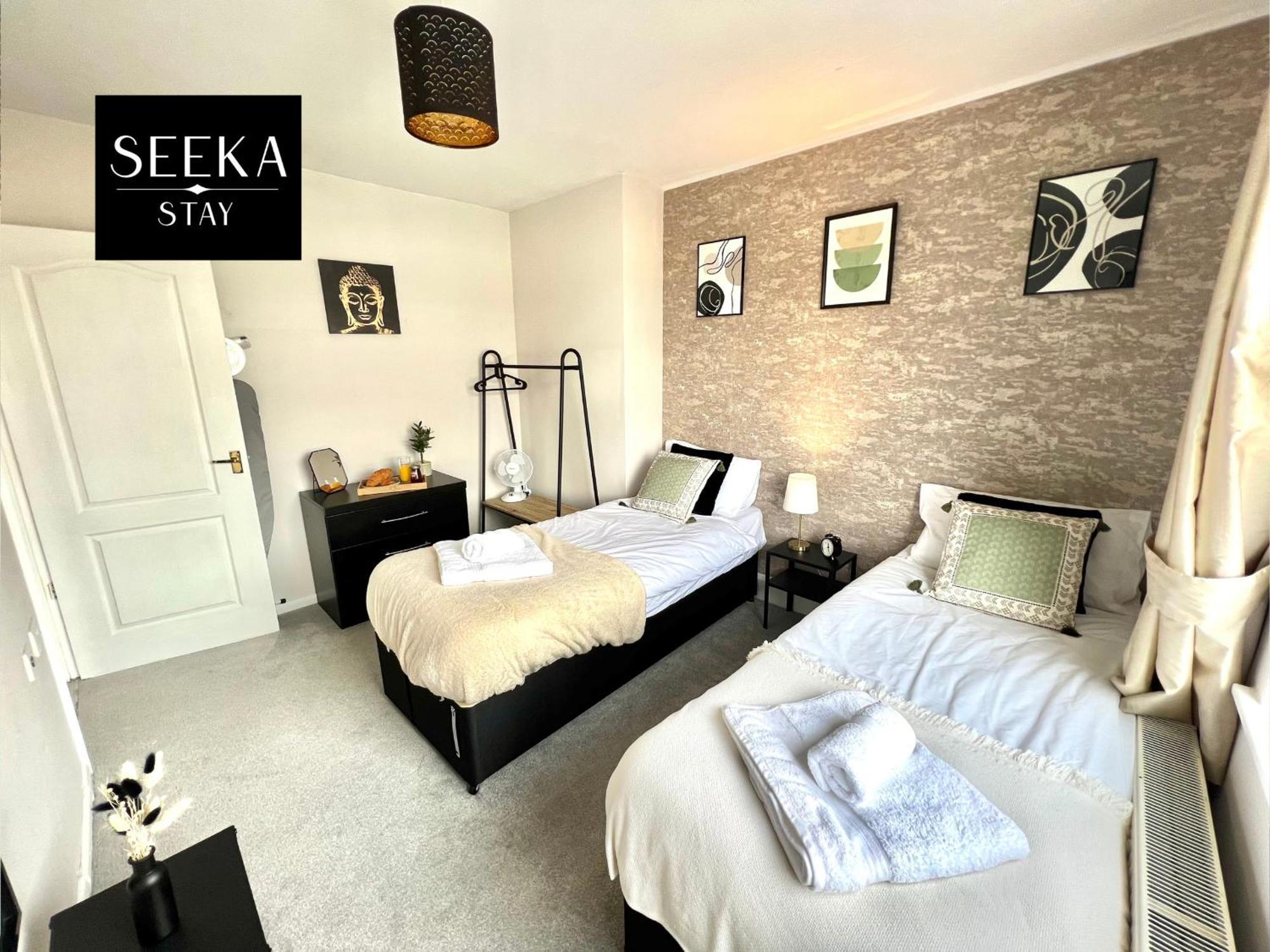 Cosy 2-Bedroom House, Walking Distance Cbs, Ideal For Contractors-Business Stays Coventry Exterior photo